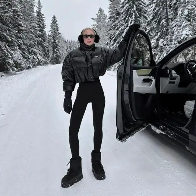 All Black Ski Outfits