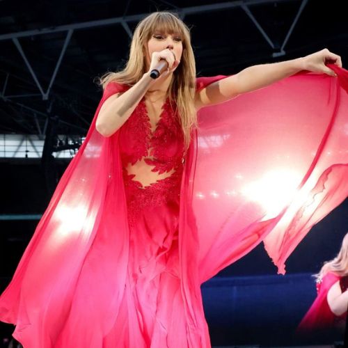 taylor swift red outfits