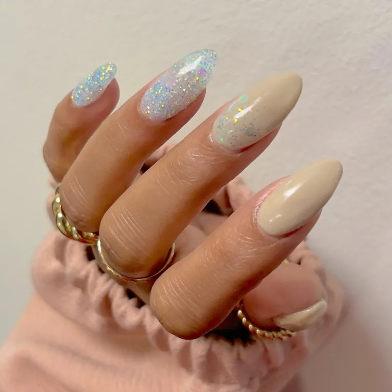 10 Glitter Nail Designs That Still Feel Elegant