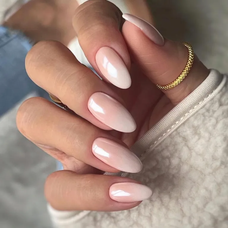 Nude ombre nails