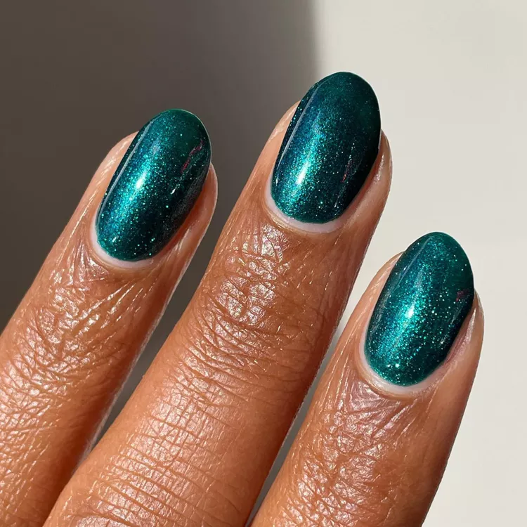 Green Christmas Nail Ideas for a Holly Jolly Set