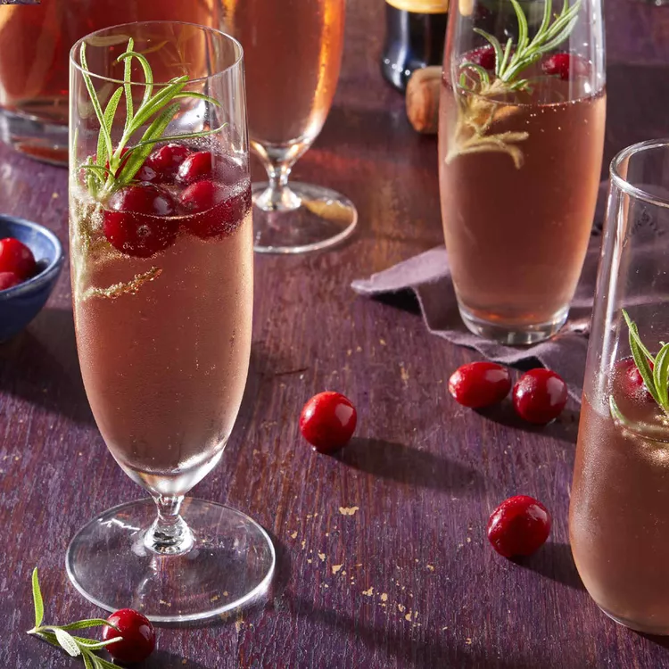 
Christmas Spiced Cranberry and Prosecco Fizz