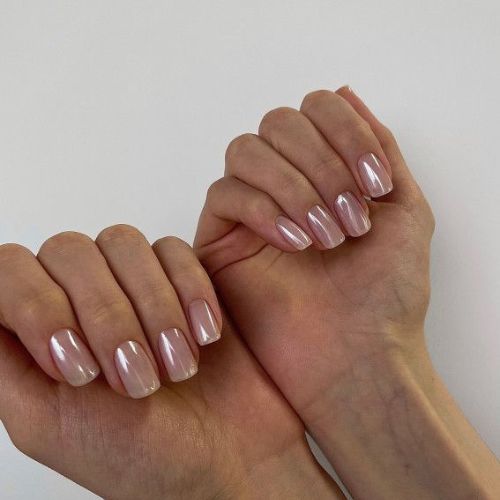 nails nude with twist